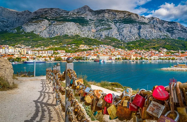 Mandarinszüret a Neretva folyó mentén 