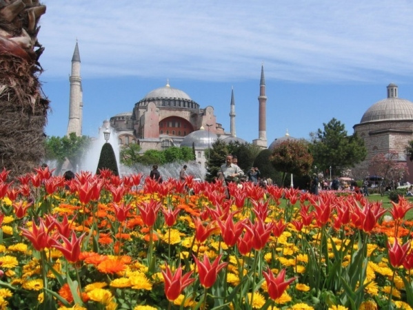 Isztambul és a Boszporusz a Nemzetközi Tulipán Fesztivál idején (Repülő)