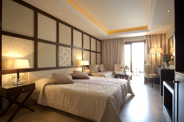 THEARTEMIS  PALACE ****