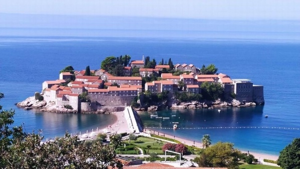 Montenegró - a hegyek és a tenger vonzásában