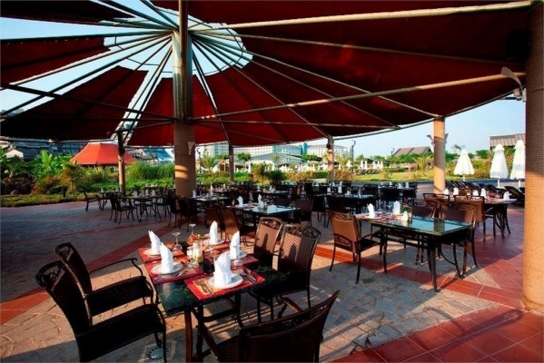 Limak Lara De Luxe Hotel & Resort *****