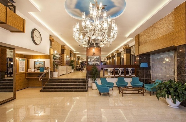 Parador Beach Hotel ****