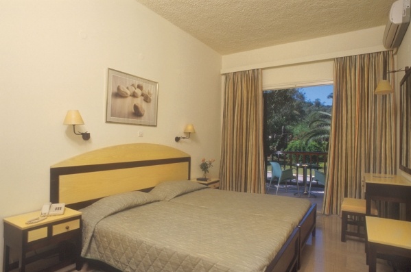 Delfinia Hotel