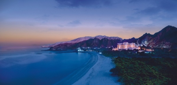 Al Bustan Palace Ritz Carlton Hotel - 14 éjszakás