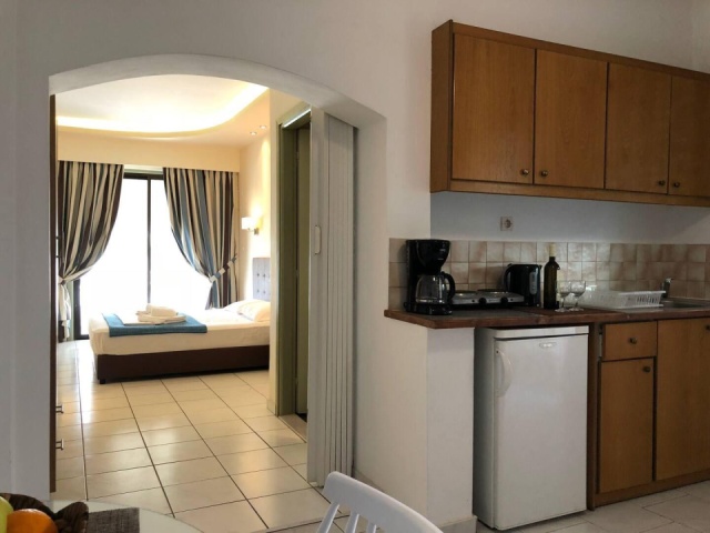 Oleander Apartmanház, repülővel