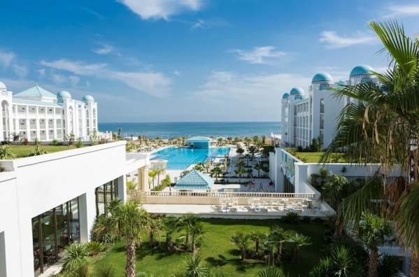 CONCORDE GREEN PARK PALACE *****