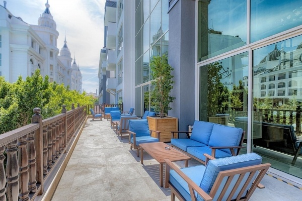 Well Palace Side Hotel *****