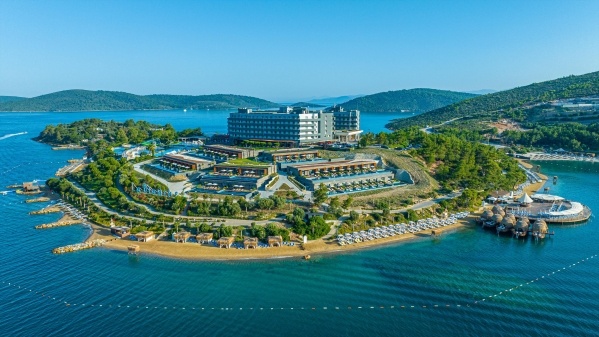 LA BLANCHE ISLAND  *****