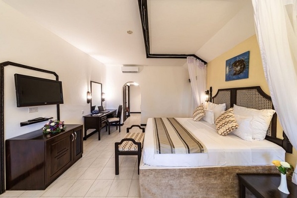 PrideInn Flamingo Beach Resort****, AI, repülővel