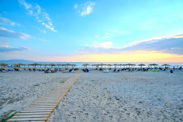 NINOS GRAND BEACH HOTEL & RESORT ****