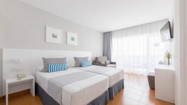 BLUE SEA COSTA BASTIAN ****