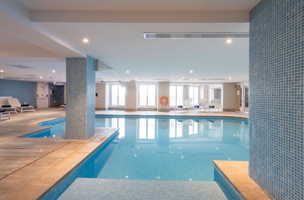 The Waterfront Hotel 2025 tél / 2026 tavasz