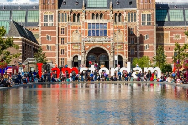 A tulipánok és szélmalmok földjén - csoportos utazás Hollandiába magyar idegenvezetéssel 2026.05.01-04.