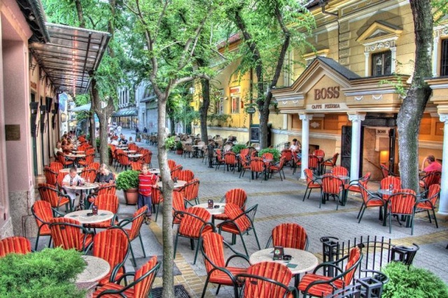 NŐNAPI mulatság Szabadkán