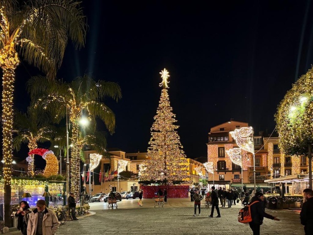 Nápolyi-öböl csodái és Sorrento ADVENT REPÜLŐVEL 4 nap/3 éj