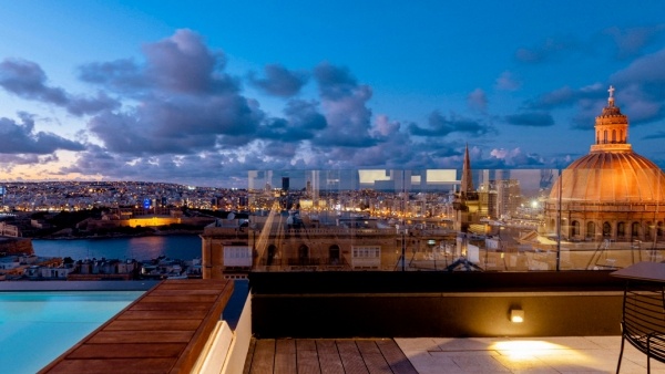 The Embassy Valletta Hotel - 14 éjszakás