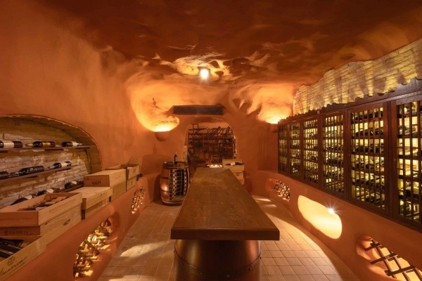 Royal Wing Suites and Spa