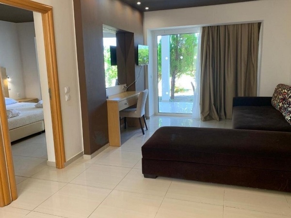 Anavadia Hotel **** AI, repülővel