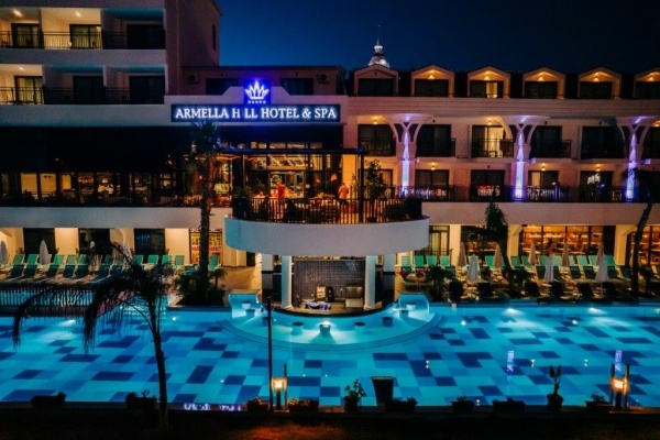Armella Hill Hotel***** - UAI, repülővel