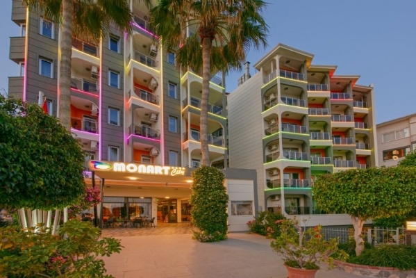 Monart City Hotel**** - AI, repülővel