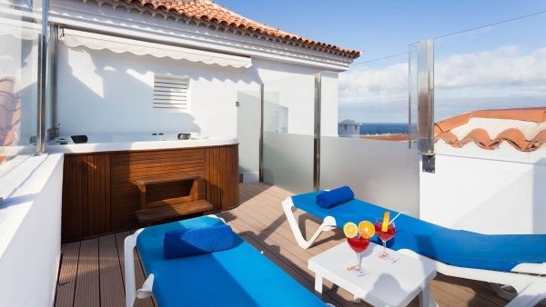 Globales Tamaimo Tropical *** Puerto de Santiago repülővel