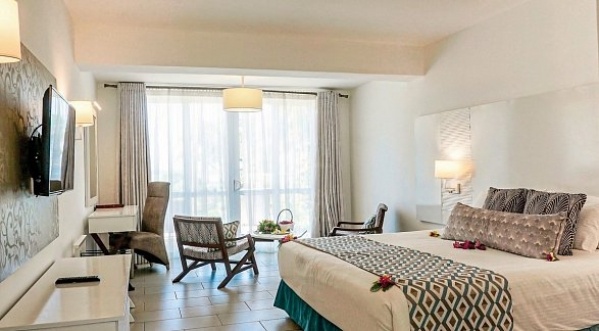 Leopard Beach Resort*****,AI, repülővel