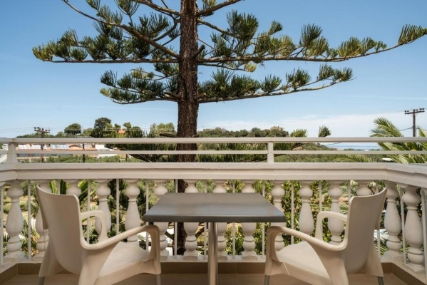 Hotel Karras Grande **** AI, repülővel