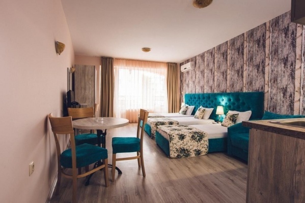 Avenue Deluxe ****