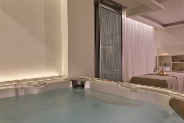 ATLANTICA AKTI ZEUS ****