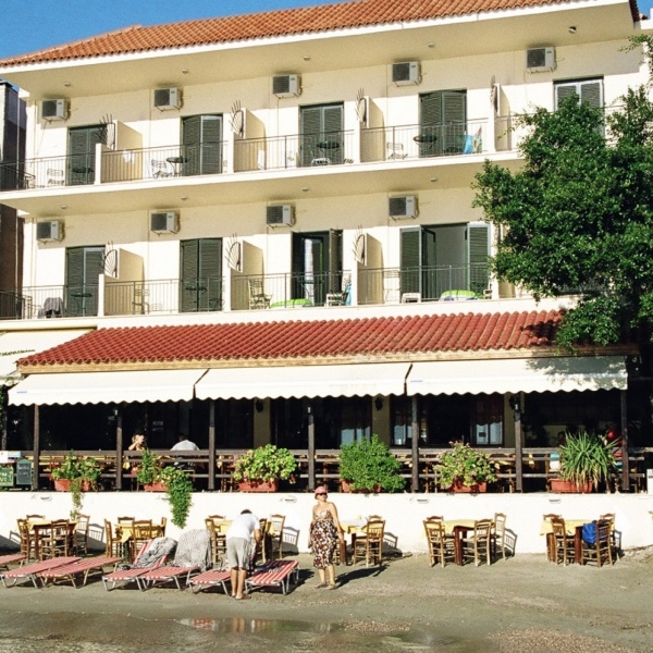 Hotel Romvi (Busz)