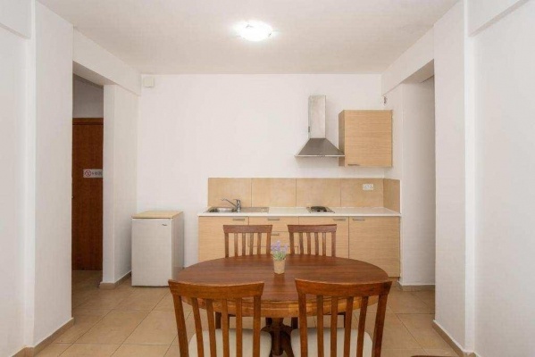 Flora Hotel Apartments ***