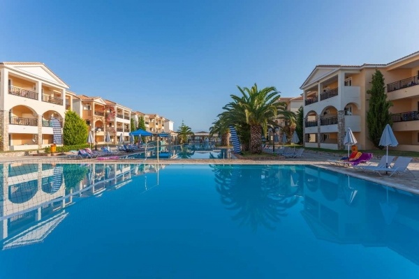 Alykanas Village ****