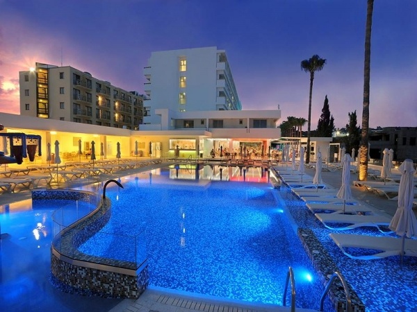 Nelia Beach Hotel ****