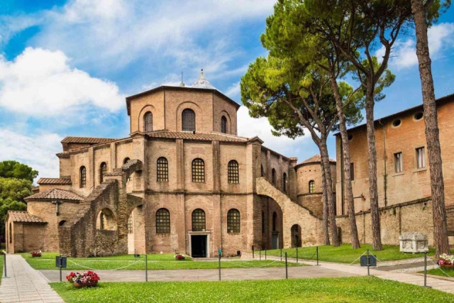 Bologna, San Marino, Rimini 5 nap/4 éj autóbusszal