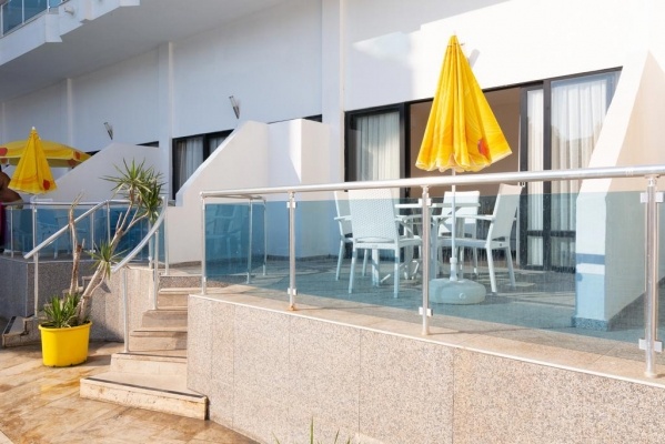 Ponz Hotel ***