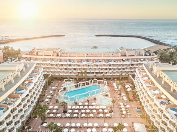 Hotel Cleopatra Palace **** Playa De Las Americas repülővel