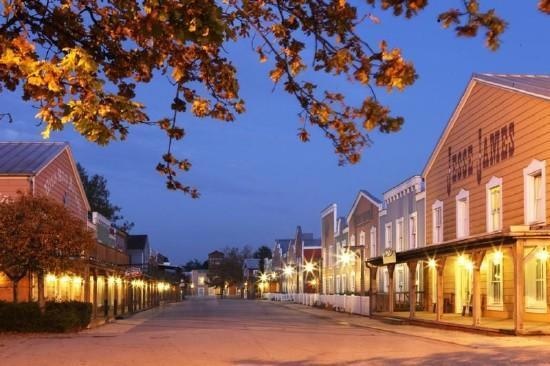 Disneyland csoportosan, párizsi városnézéssel 2026. szeptember 23 - 26. - Disney Hotel Cheyenne ***