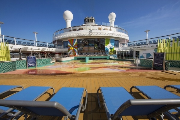 ÚJ-ZÉLAND DIÓHÉJBAN, Anthem of the Seas