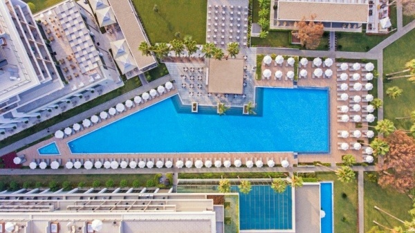 Acanthus & Cennet Barut Collection***** - UAI, repülővel