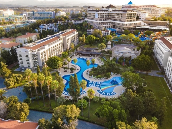 Horus Paradise Luxury Resort. *****