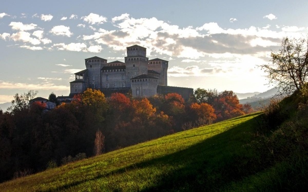 MILÁNÓ ÉS LOMBARDIA HERCEGI PALOTÁI - Kultúra és divat találkozása Lombardia fővárosában