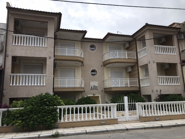 Spanos Apartmanház, egyénileg