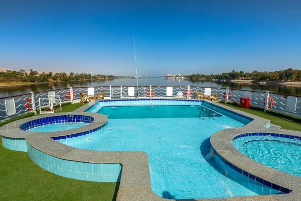 Helnan Dreamland - Nílusi hajóút - Movenpick Resort Soma Bay *****, Egyiptom