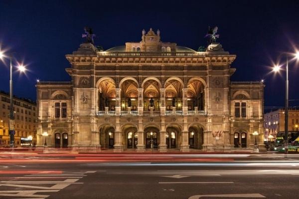 Advent Bécsben: a Schönbrunn-i kastély és szabadprogram rövid városnézéssel