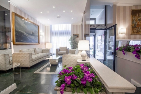 HOTEL FLORA
