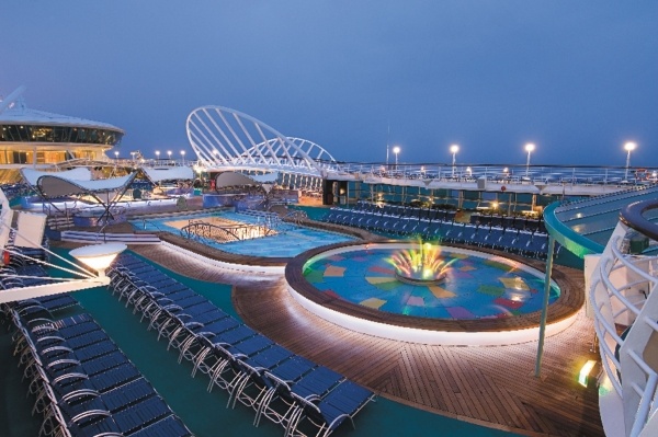 NYUGAT-KARIBI ELVONULÁS, Enchantment of the Seas