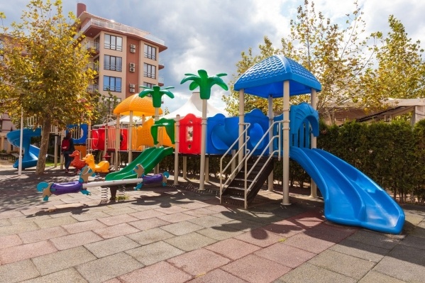Tarsis **** Sunny Beach repülővel