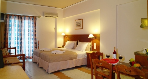 Camelot Royal Beds ***, Görögország