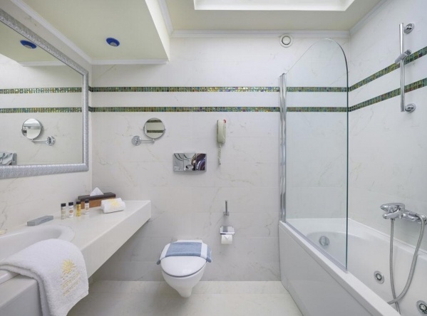 Atrium Palace *****