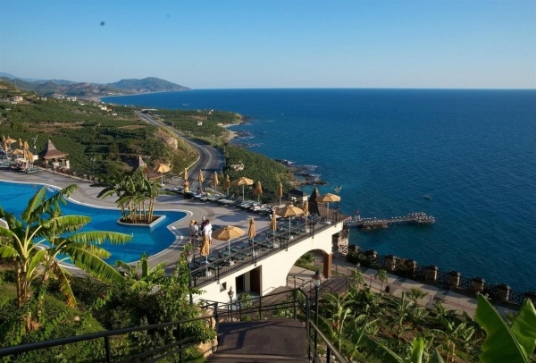 Utopia World Hotel *****